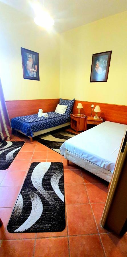100 Eves Fogado Bed & Breakfast Szatymaz Екстериор снимка