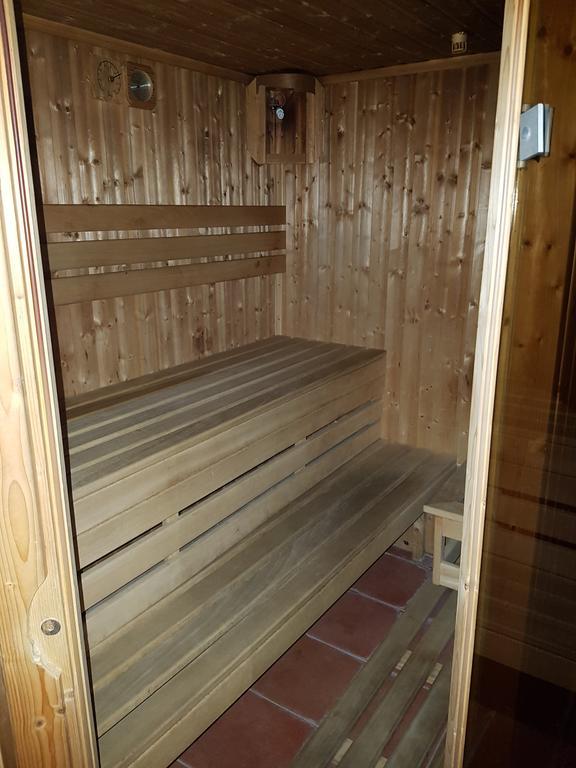 100 Eves Fogado Bed & Breakfast Szatymaz Екстериор снимка